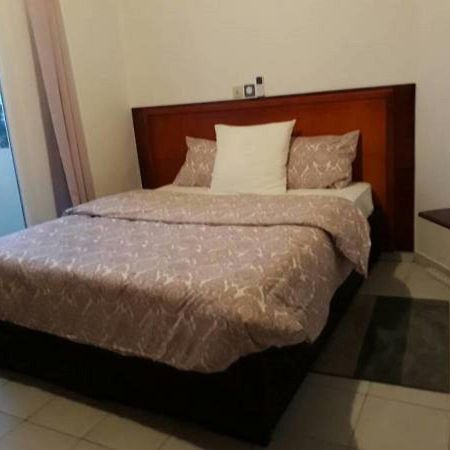 Le Buffle Noir Appart D'Hotes Douala Bagian luar foto
