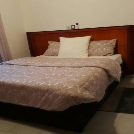 Le Buffle Noir Appart D'Hotes Douala Bagian luar foto