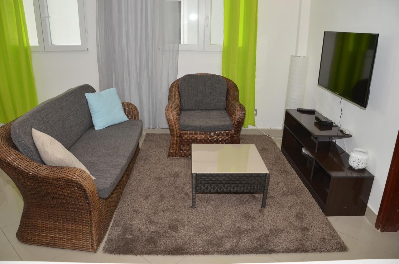 Le Buffle Noir Appart D'Hotes Douala Bagian luar foto