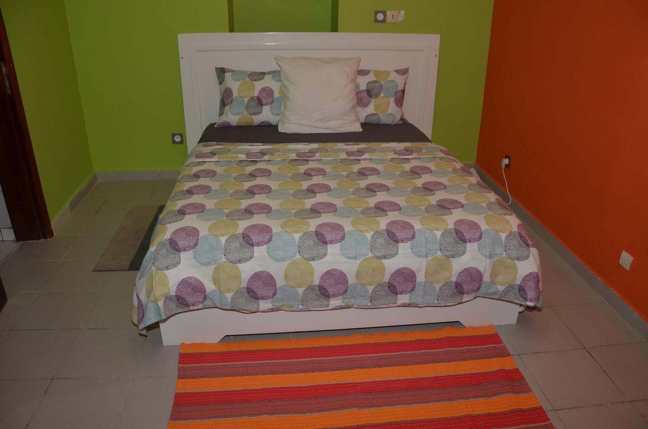 Le Buffle Noir Appart D'Hotes Douala Bagian luar foto