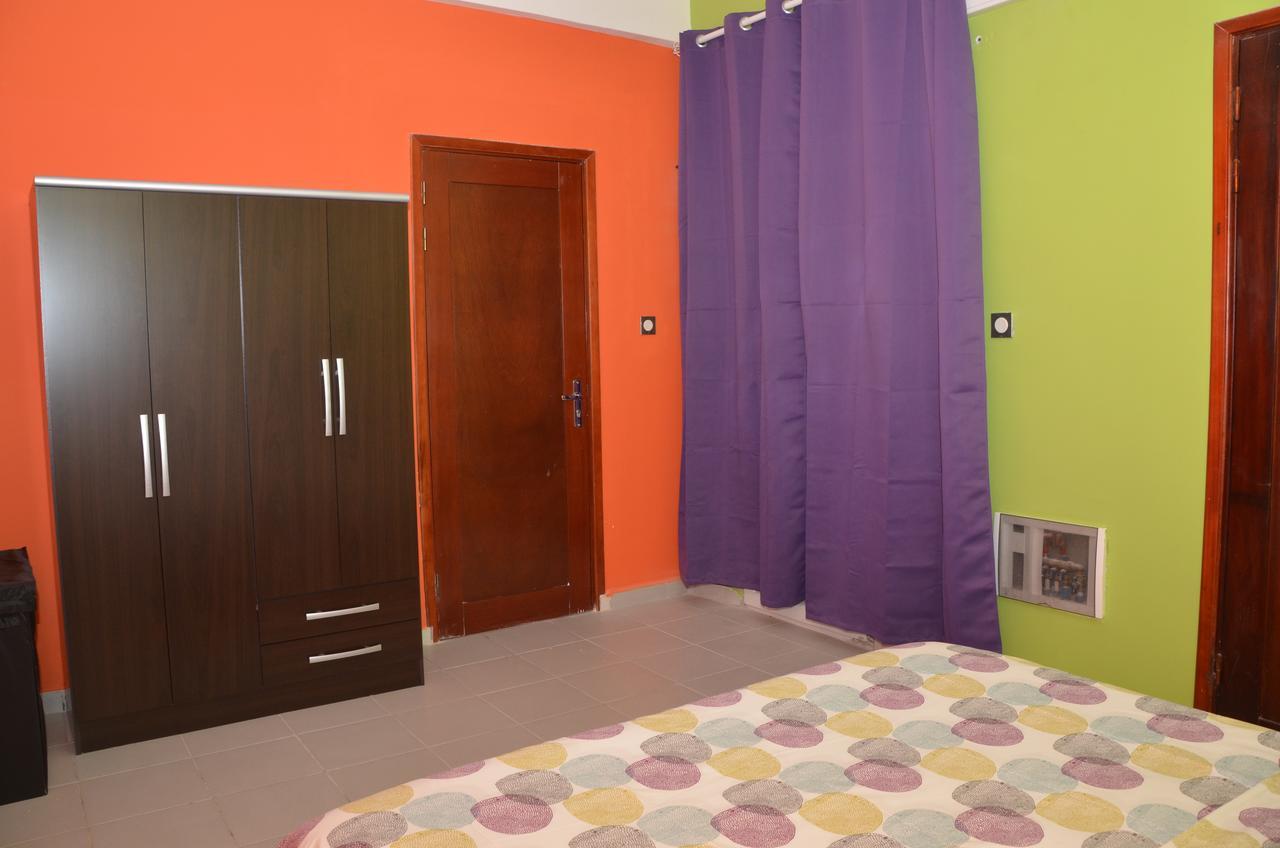 Le Buffle Noir Appart D'Hotes Douala Bagian luar foto